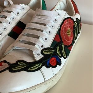 Gucci Embroidered Floral Ace Sneakers (37)
